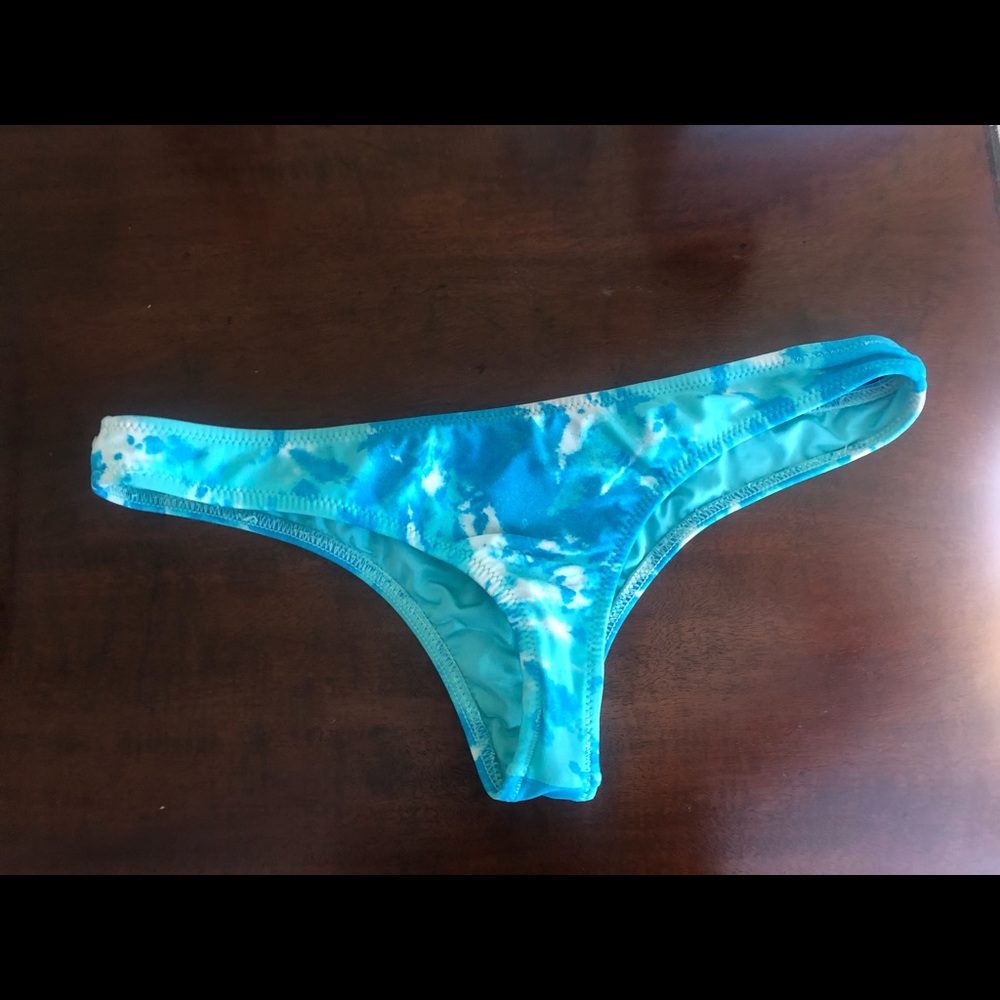 Cheeky Volcom bathing suit bottom